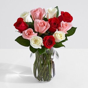 画像2: One Dozen Sweetheart Roses with 6 Fancy Strawberries