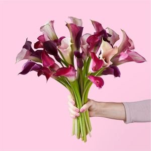 画像1: Loveberry Swirl Bouquet(30 Mini Calla Lilies)