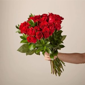 画像2: Red Rose Bouquet (24 Red Roses with Glass Vase)