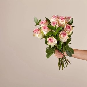 画像2: Pink Champagne Rose Bouquet (12 Pink Roses With Vase)
