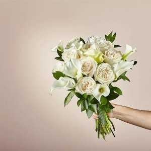 画像2:  Vision in Ivory Rose and Calla Lily Bouquet(Deluxe )