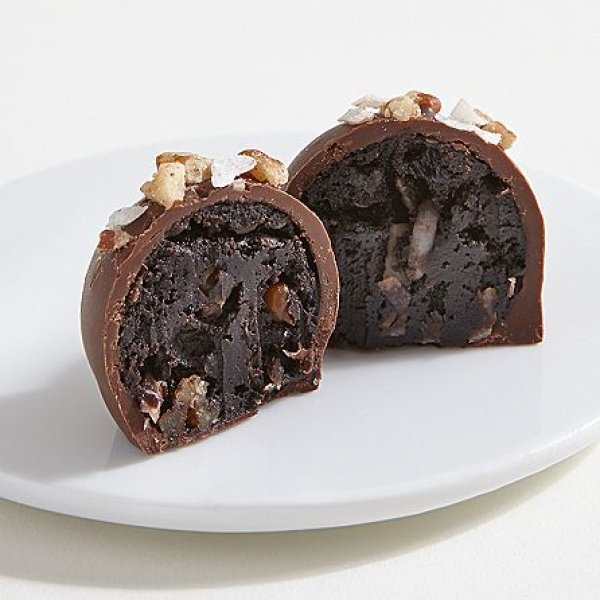 画像4: 18 Birthday Cake Truffles With Hidden Messages (4)